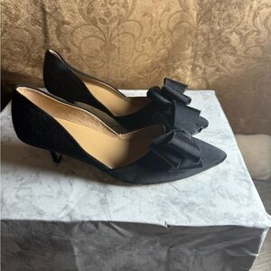 Chic Black Women's Heels with Bow Accent